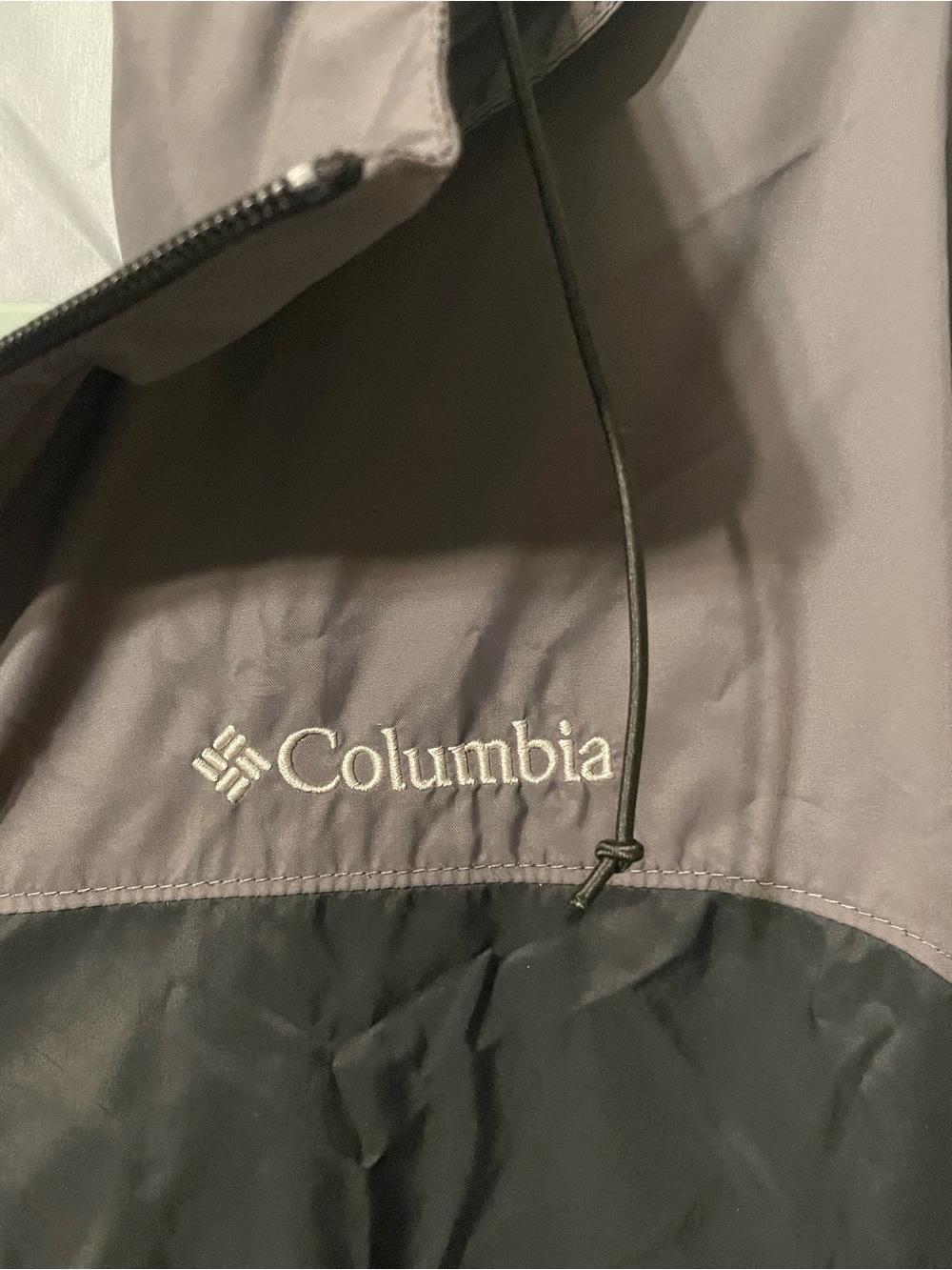 Columbia Two-Tone Black and Gray Windbreaker Jacket - Picture 2 of 15